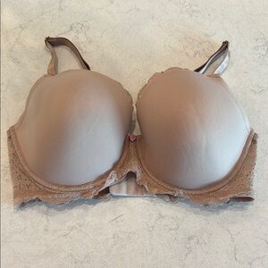 Victoria's Secret Tan Lace Trim Bra 34DDD